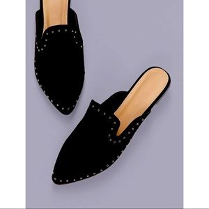Pointed toe flat mule - new